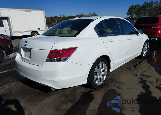 1HGCP2F82AA131705: 44167459