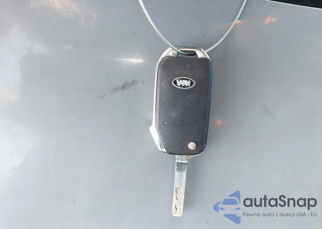 3KPF24AD8ME327935: 44167497