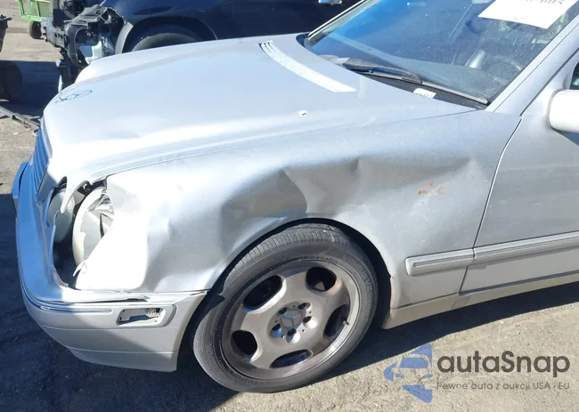 WDBJF70J42B447540: 44167605