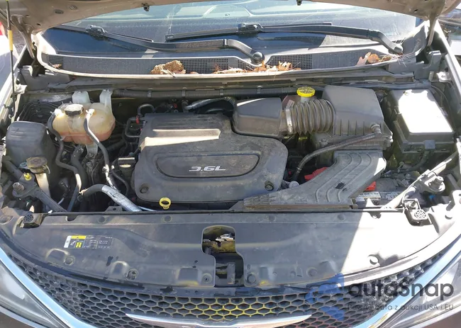 2C4RC1EG2JR116785: 44167610