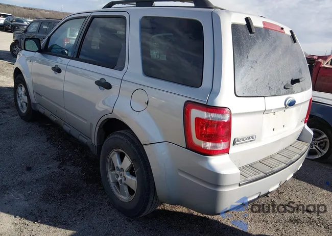 1FMCU93158KB75818: 44167670