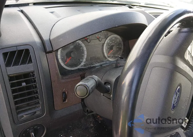 1FMCU93158KB75818: 44167670