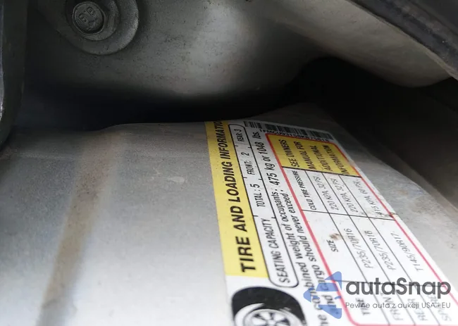 1FMCU93158KB75818: 44167670