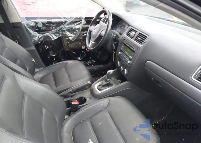 3VWLL7AJ1EM358990: 44167880