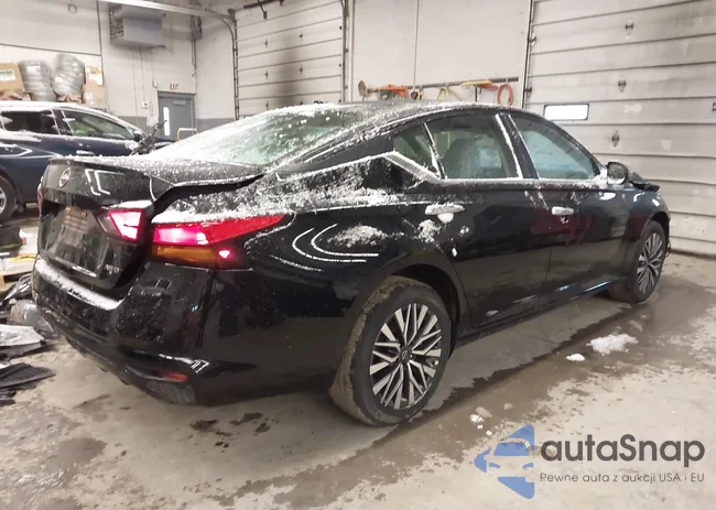 1N4BL4DW6SN332011: 44167931