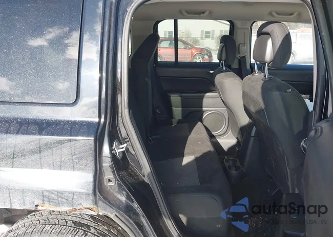 1C4NJRFB3ED616937: 44167941