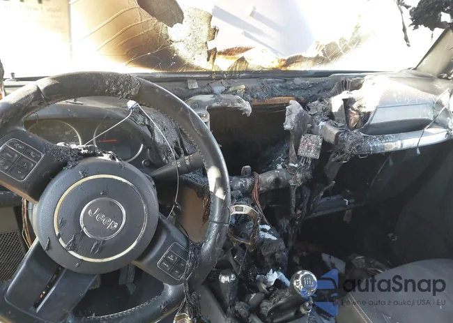 1C4BJWEG1JL846880: 44167959