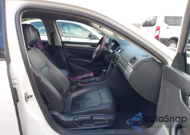 1VWAT7A34EC077440: 44167972