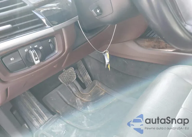 5UXKR0C56F0P04555: 44168024