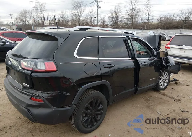 1C4PJLCB2KD128892: 44167090