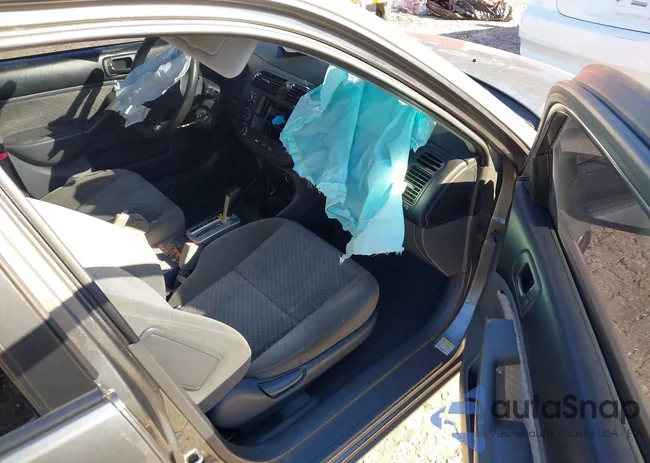 2HGES16435H576718: 44167278