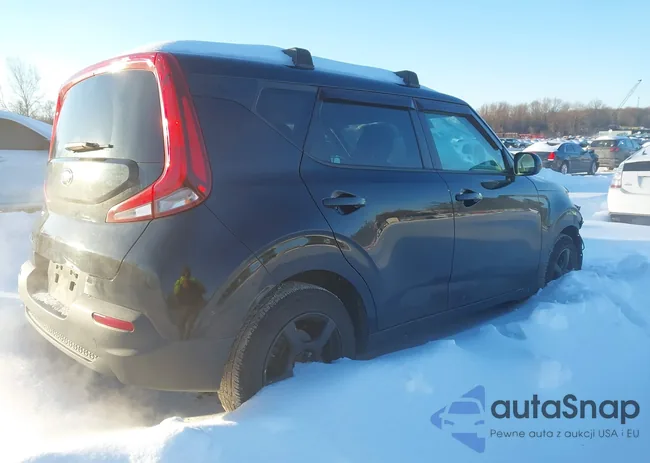 KNDJ23AU0L7709752: 44167359