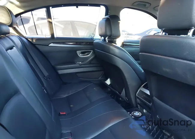 WBAFR7C54BC605380: 44167385