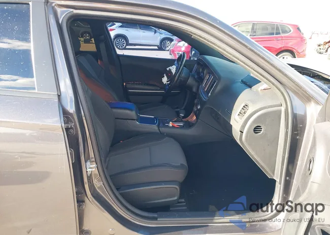 2C3CDXBG4KH674532: 44168496