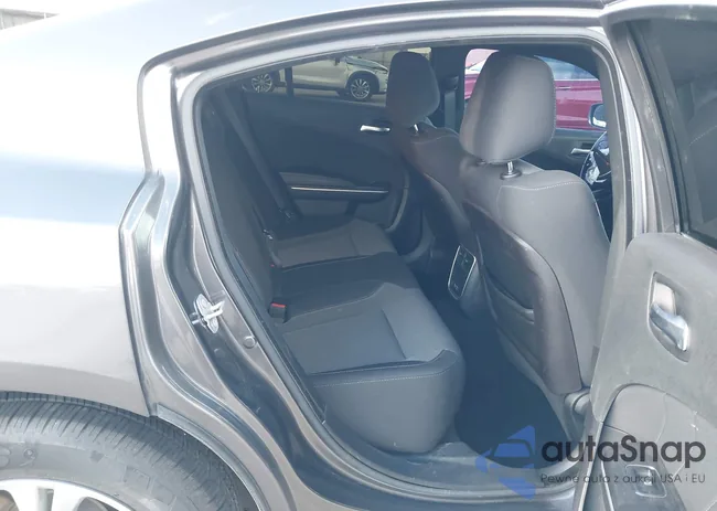 2C3CDXBG4KH674532: 44168496