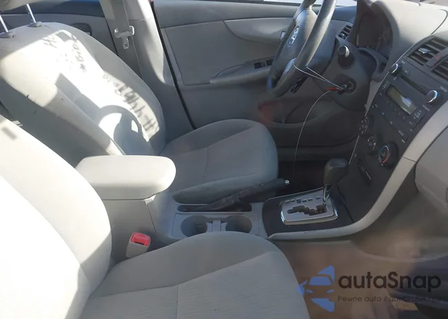 2T1BU4EE7AC281925: 44168610