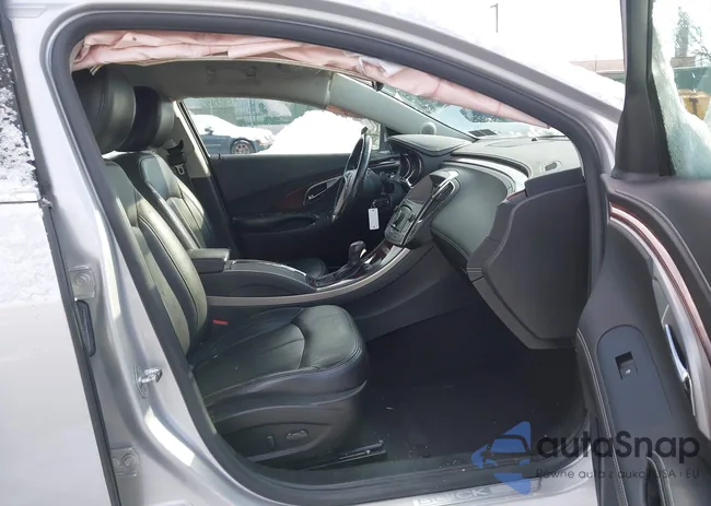 1G4GC5EC8BF316229: 44168657