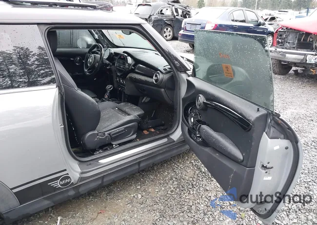 WMWXP7C56F2A38954: 44168694