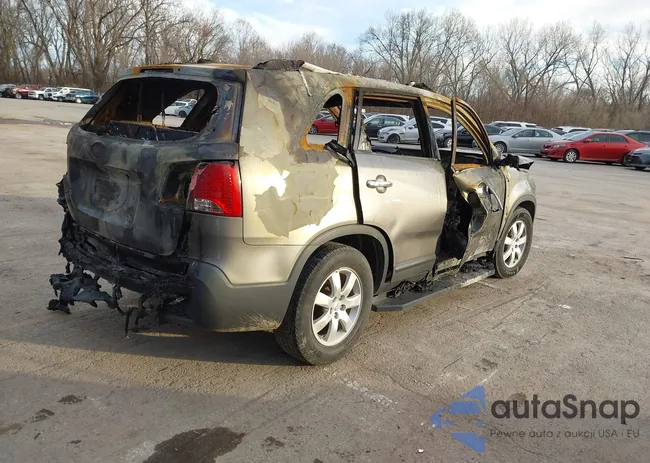 5XYKT4A22DG372348: 44168853