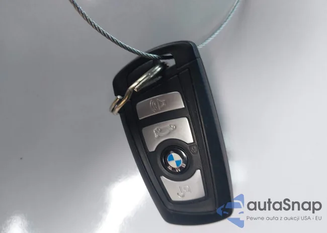 WBAXG5C52CDW24827: 44168854