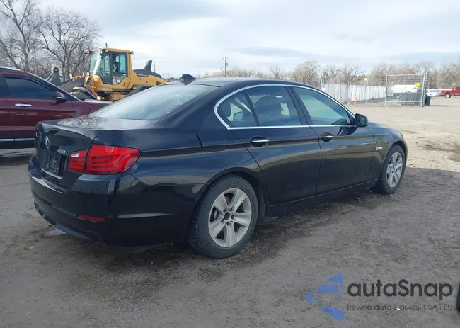 WBAXG5C52CDW24827: 44168854