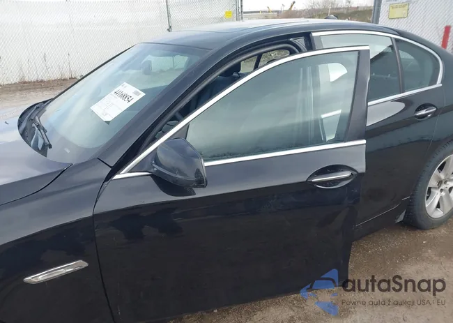 WBAXG5C52CDW24827: 44168854