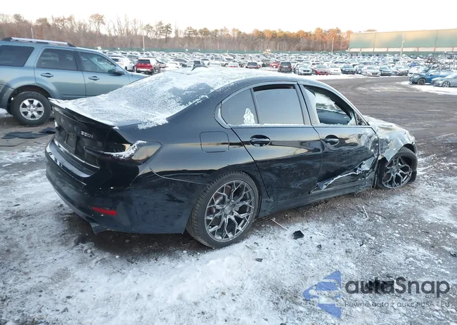 3MW5R7J03L8B35421: 44169022