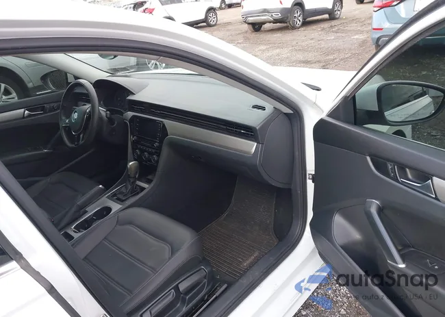 1VWSA7A33NC001413: 44168109