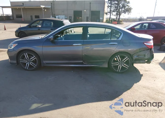 1HGCR2F1XHA033772: 44168299