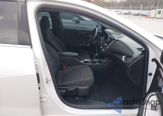 1G1ZD5ST3JF137425: 44168438