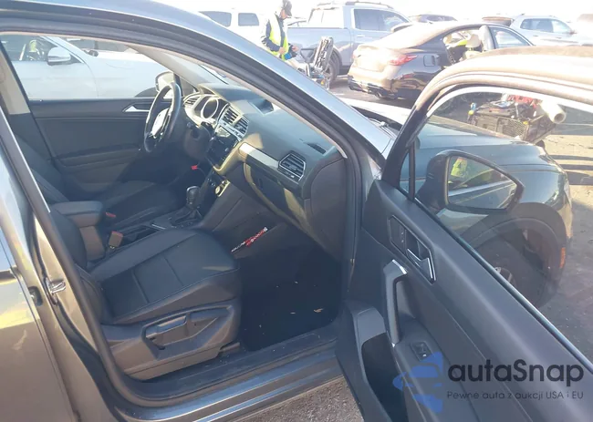 3VV3B7AX6JM195856: 44169153