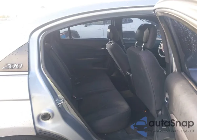 1C3CCBAB2EN204944: 44170551