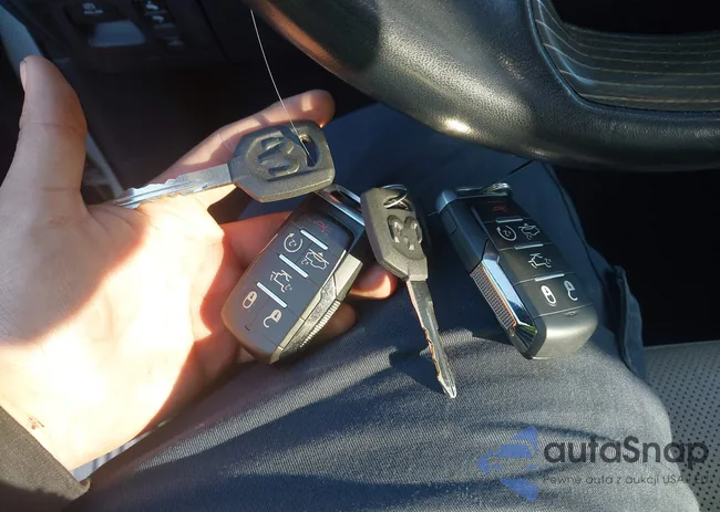 1C6SRFHTXMN583032: 44170717