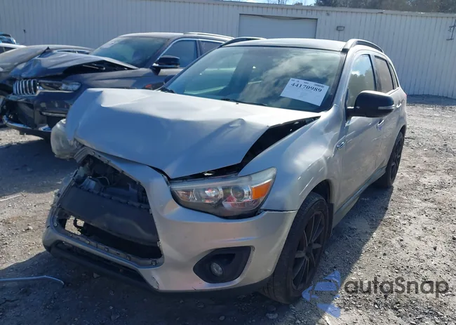 4A4AR4AW1FE058319: 44170989