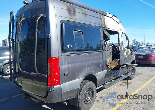 W1X4EBVY1LT040796: 44170134