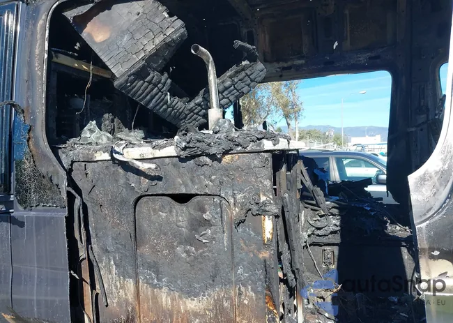 W1X4EBVY1LT040796: 44170134