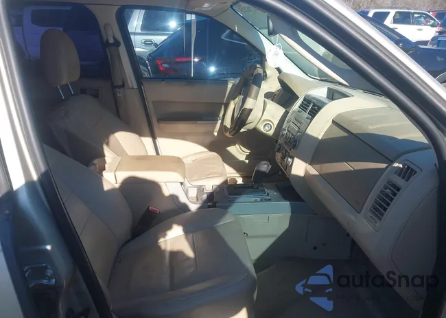 1FMCU0D78BKB64916: 44170225