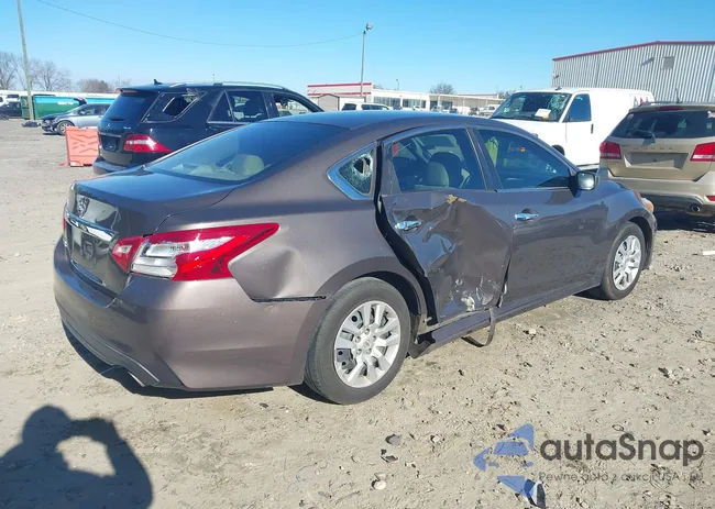 1N4AL3AP5GN304808: 44170378