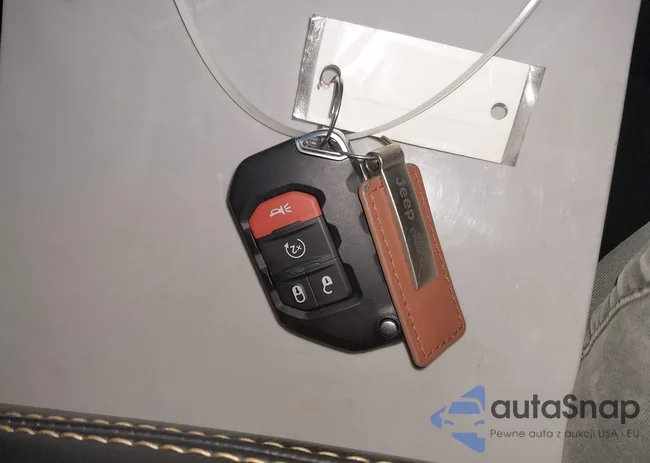 1C4PJXEG0SW609843: 44170440