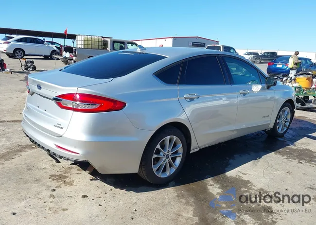 3FA6P0LU6KR120480: 44171780