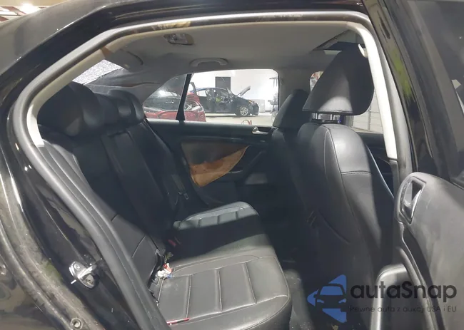 3VWRX7AJXAM032601: 44171818