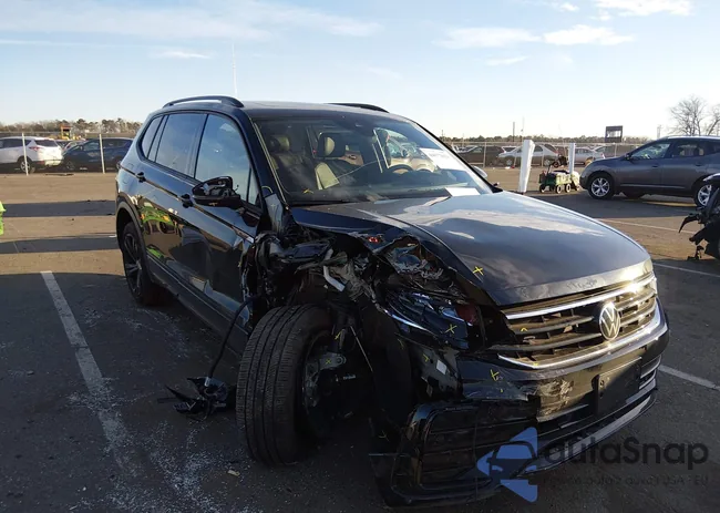 3VV8B7AX7RM215050: 44172021