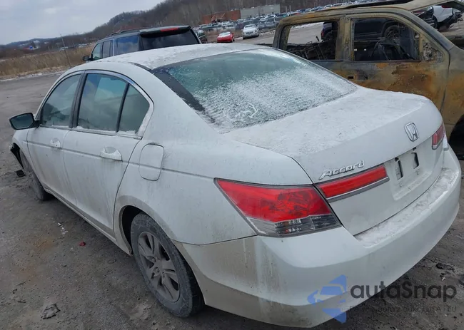 1HGCP2F43BA147510: 44171098