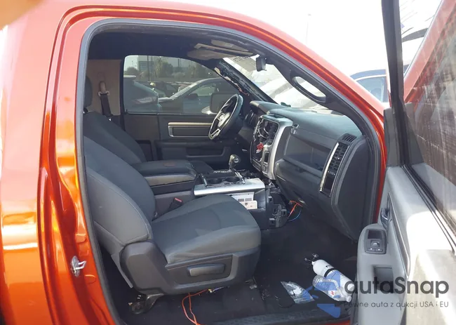 3C6JR6AT6DG592700: 44171273