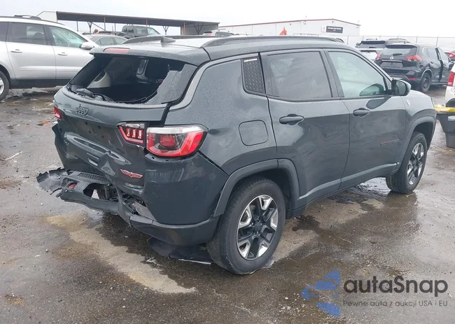 3C4NJDDB0JT336709: 44172525