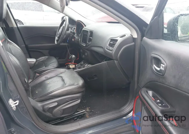 3C4NJDDB0JT336709: 44172525