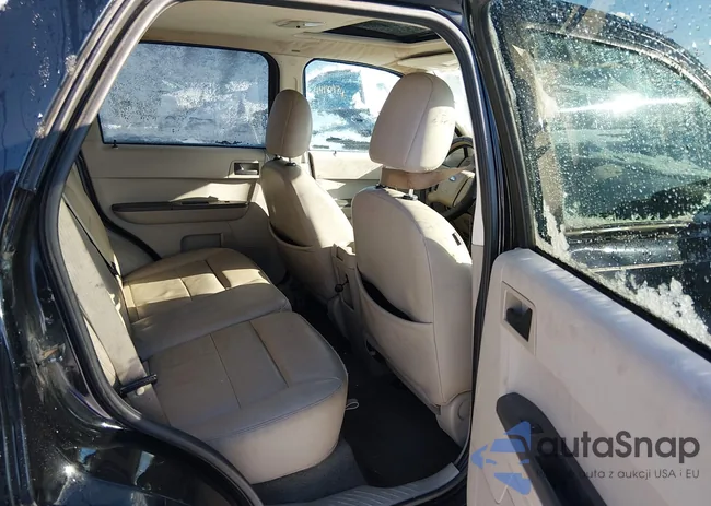 1FMCU93188KB67289: 44172561