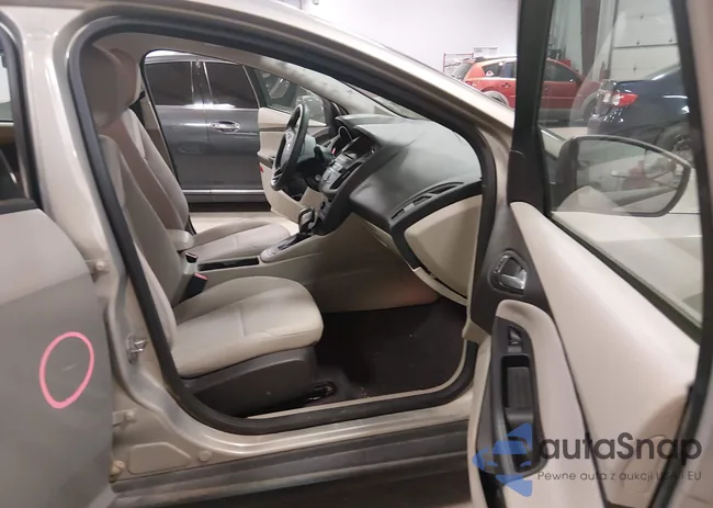 1FADP3F23FL376440: 44172569