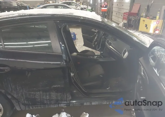 3MZBN1U7XHM153563: 44172705