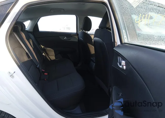 3KPF24AD0LE220165: 44172841